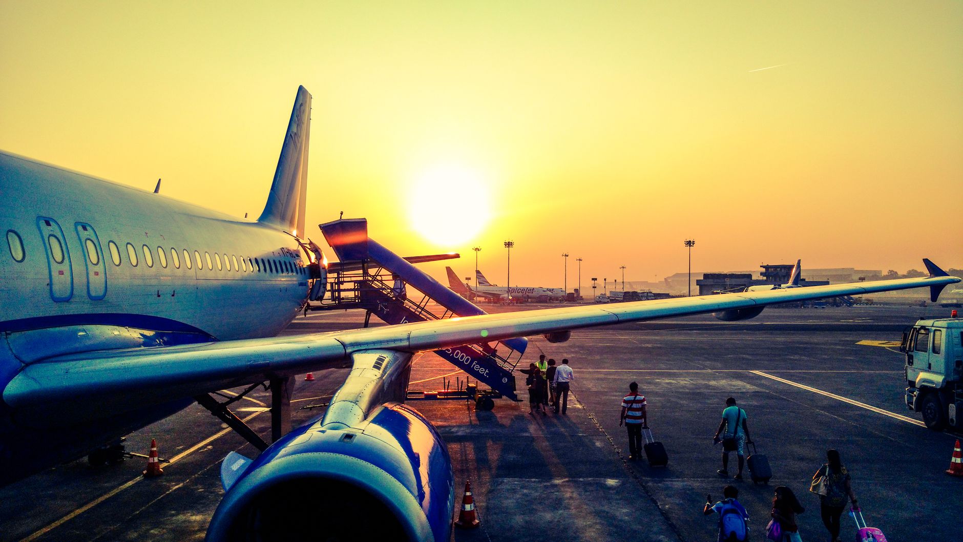 How to Find Cheap Flights in Summer: 7 Proven Strategies